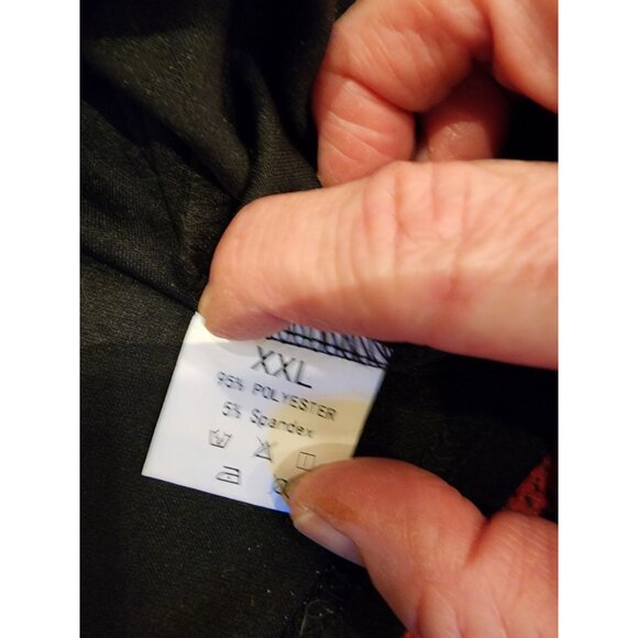 NEW Women's Black Button-Up Vest XXL 98% Polyester 5% Spandex Tailored Fit. - Picture 3 of 8